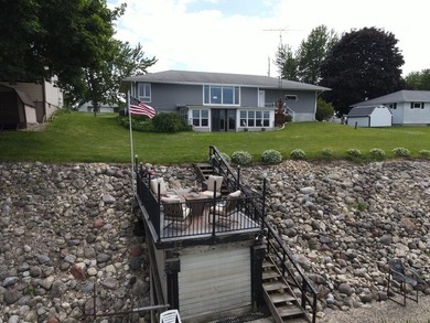 Little Green Lake Home For Sale in Markesan Wisconsin