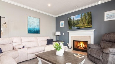 Unparalleled luxury meets carefree lake living in this stunning - photo 22