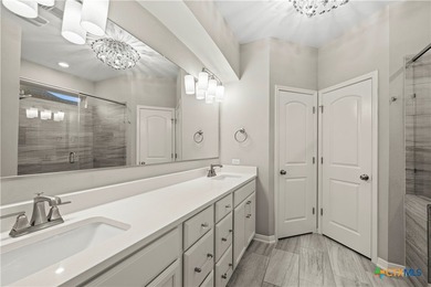 Beautifully maintained two story brick 4-bedroom, 3.5-bathroom - photo 22