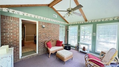 Very well maintained and peaceful location! This 3 bed / 2 bath - photo 23