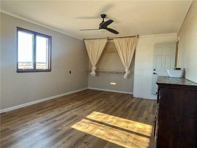Enjoy peaceful country living with the convenience of easy - photo 24