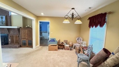 Very well maintained and peaceful location! This 3 bed / 2 bath - photo 26