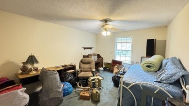 Very well maintained and peaceful location! This 3 bed / 2 bath - photo 27