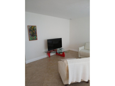 VILLA Lake View End Unit, all diagonal tile floors throughout - photo 29