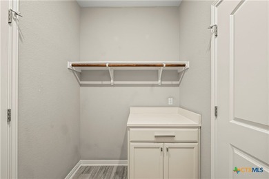 Beautifully maintained two story brick 4-bedroom, 3.5-bathroom - photo 29
