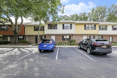 Doctors Lake Condo For Sale in Orange Park Florida