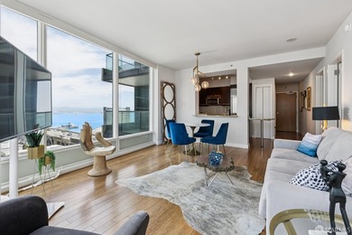 Back on market, One Rincon Hill where iconic views, exquisite - photo 2