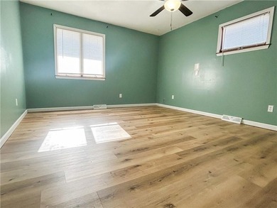 Enjoy peaceful country living with the convenience of easy - photo 34