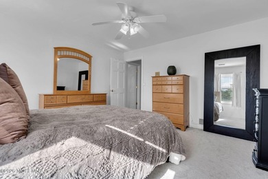 Welcome to this expansive 5-bedroom, 3 full bathroom home - photo 34