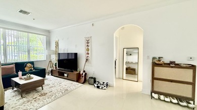Beautiful 1/1 at Villaggio in Miramar. Mediterranean style gated - photo 7