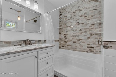 Welcome to this expansive 5-bedroom, 3 full bathroom home - photo 38