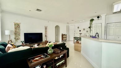 Beautiful 1/1 at Villaggio in Miramar. Mediterranean style gated - photo 9