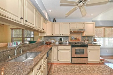 WELCOME TO THIS STUNNING AND SPACIOUS END UNIT TOWNHOUSE - photo 7