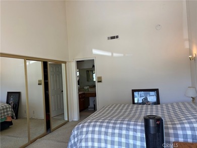 Charming tri-level townhome in Signal Hill featuring 2 bedrooms - photo 11