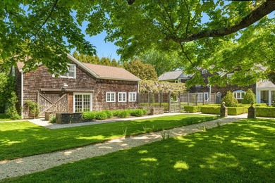 Built in 1888 and thoughtfully renovated by acclaimed architect - photo 11