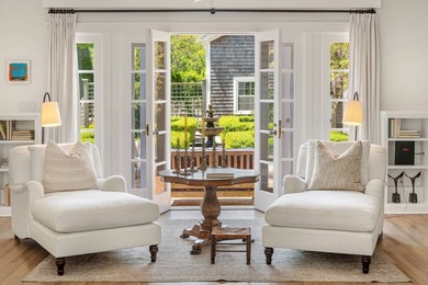 Built in 1888 and thoughtfully renovated by acclaimed architect - photo 16