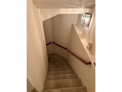 Charming tri-level townhome in Signal Hill featuring 2 bedrooms - photo 17