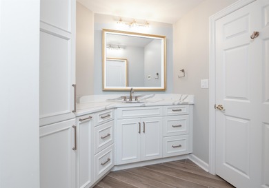 **DIRECT OCEANFRONT**  Imagine mornings with endless horizons