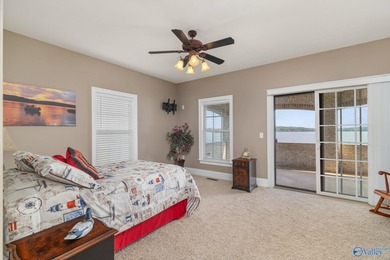 Stunning custom-built 3-bedroom, 2 bath home with beautiful - photo 28