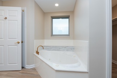 **DIRECT OCEANFRONT**  Imagine mornings with endless horizons