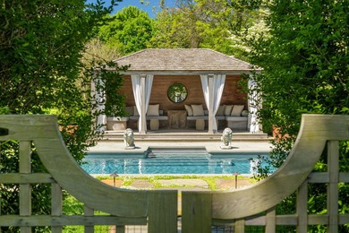 Built in 1888 and thoughtfully renovated by acclaimed architect - photo 33