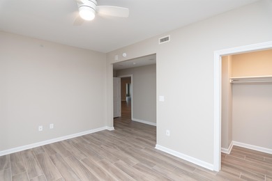 **DIRECT OCEANFRONT**  Imagine mornings with endless horizons