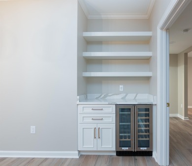 **DIRECT OCEANFRONT**  Imagine mornings with endless horizons