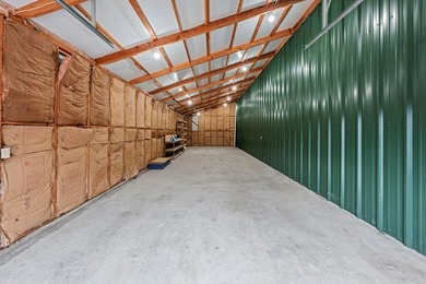 Multiple-home property with a total of 4 bedrooms, 4.5 baths - photo 43