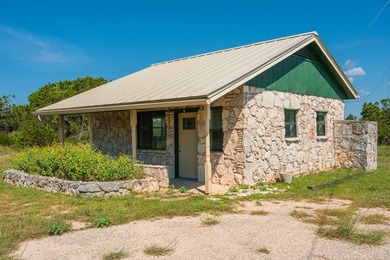 Multiple-home property with a total of 4 bedrooms, 4.5 baths - photo 46