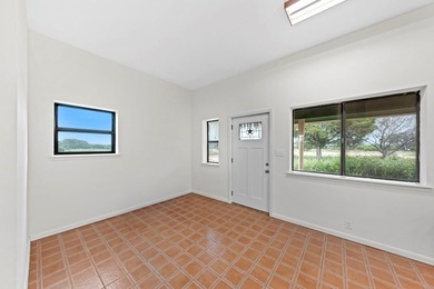 Multiple-home property with a total of 4 bedrooms, 4.5 baths - photo 48
