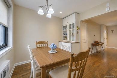 Welcome to this spacious 3-bedroom, 1-bath lower-level corner - photo 8