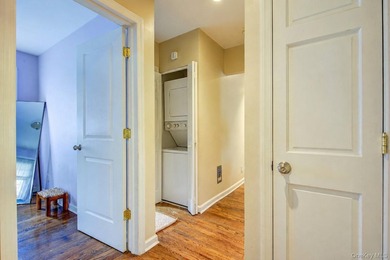 Welcome to this spacious 3-bedroom, 1-bath lower-level corner - photo 10
