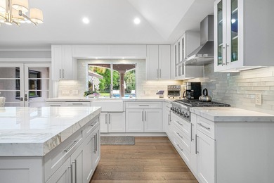 Beautifully reimagined and fully updated single story estate in - photo 10