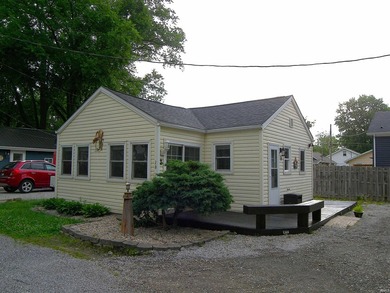 Immediate possession available with this year around 2 bedroom - photo 1