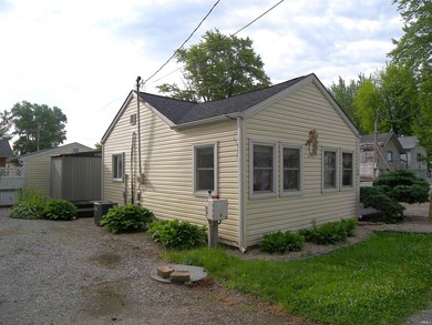 Immediate possession available with this year around 2 bedroom - photo 3
