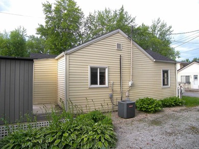 Immediate possession available with this year around 2 bedroom - photo 4