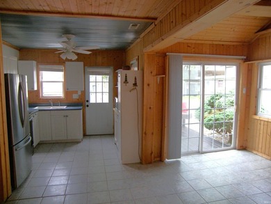 Immediate possession available with this year around 2 bedroom - photo 9