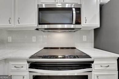 Beautifully updated and completely turnkey ranch home in the - photo 16