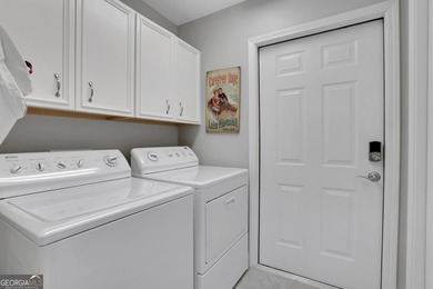 Beautifully updated and completely turnkey ranch home in the - photo 20
