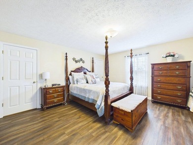 5 bed/3.5 bath. Nestled in a highly desirable area, this - photo 21