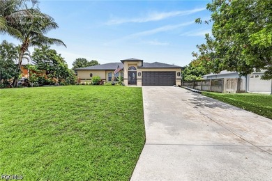 NO FLOOD ZONE!!! Beautiful 3 BD 2 BA with Spacious Layout and - photo 3