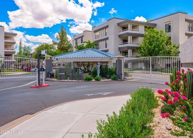 Lovely 2nd floor condo in sought-after Biltmore features 2 BR, 1 - photo 2
