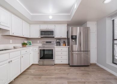 Lovely 2nd floor condo in sought-after Biltmore features 2 BR, 1 - photo 5