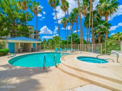 Lovely 2nd floor condo in sought-after Biltmore features 2 BR, 1 - photo 10
