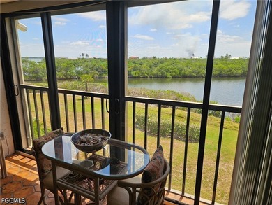TOP FLOOR FURNISHED SPLIT 2 BEDROOM/2 BATH FLOORPLAN W/ - photo 1