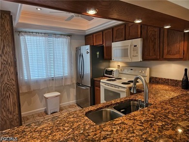 TOP FLOOR FURNISHED SPLIT 2 BEDROOM/2 BATH FLOORPLAN W/ - photo 4