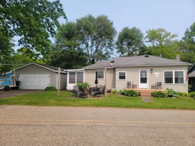 Lake Home Sale Pending in Sturgis, Michigan