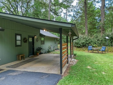 Welcome home to this beautifully updated 3-bedroom, 2-bath - photo 3