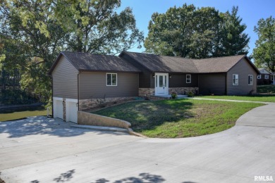 Lake Home For Sale in Taylorville, Illinois