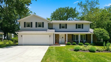 Built by the renowned Miller Brothers, this spacious waterfront - photo 3